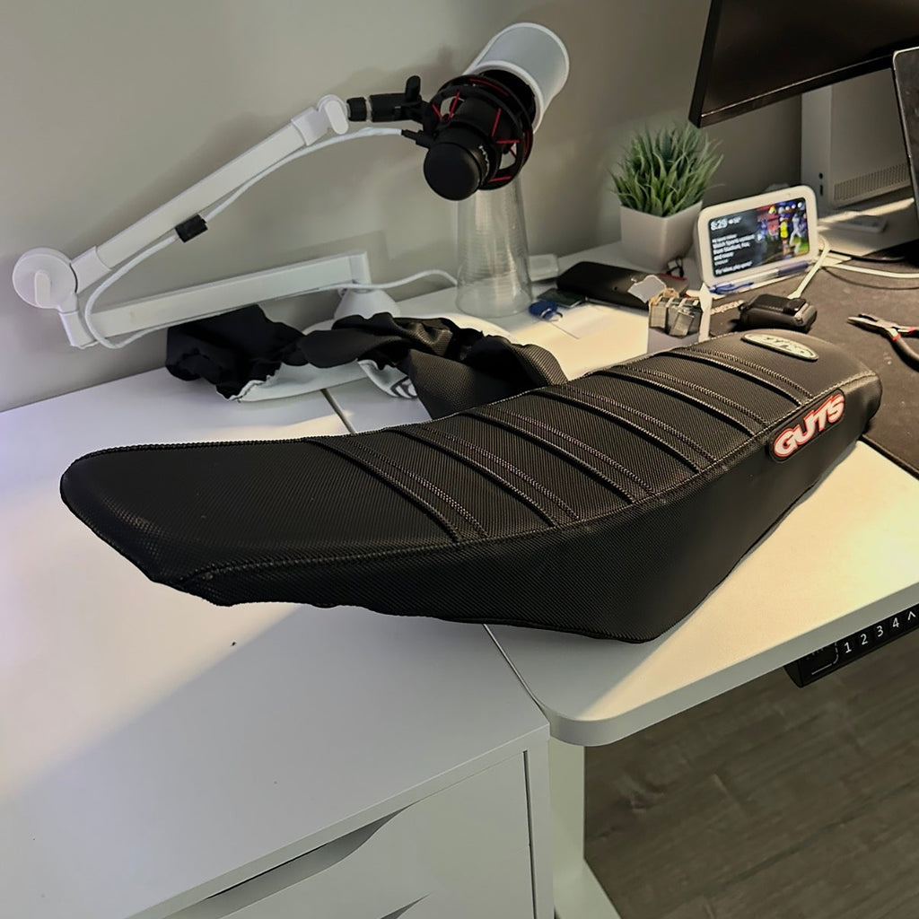 ALTIS GUTS Seat Cover