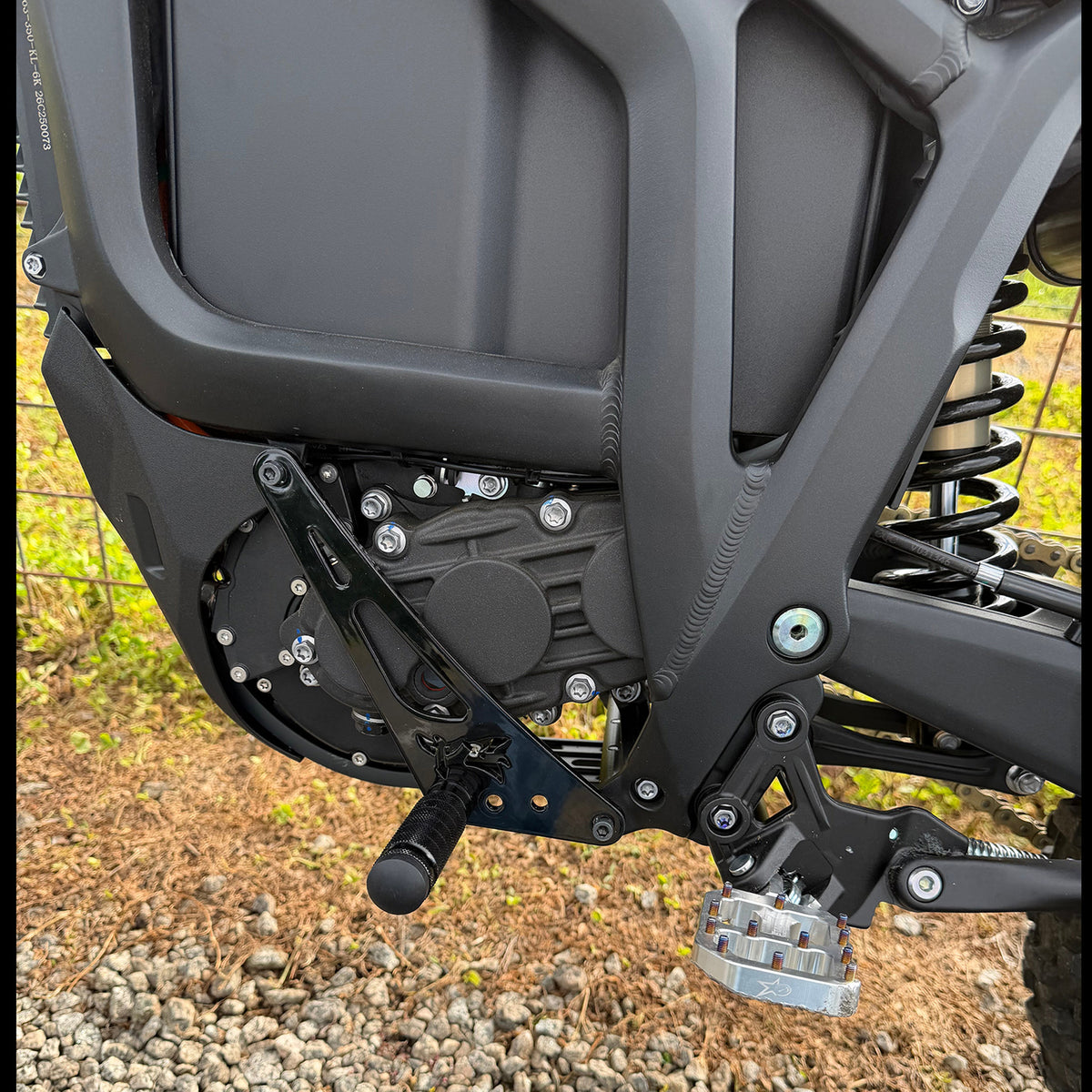 Talaria Komodo Shift Lock & Bracket (Ships USA - TG Racing)